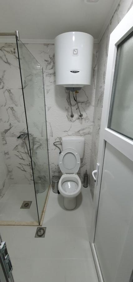 Cozzy Apartment Near The Aiport 波德戈里察 外观 照片